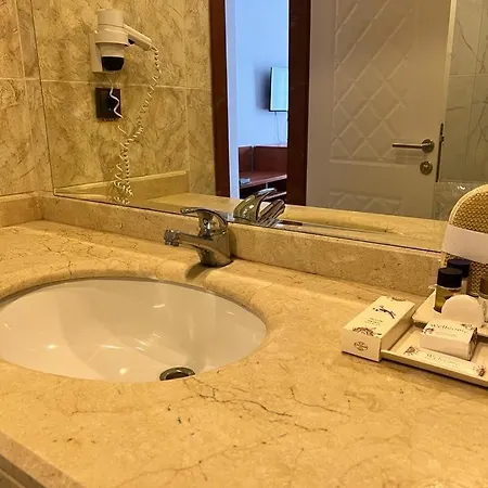 Aware & Hotel 4*